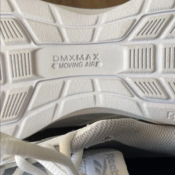 NWOB!! Reebok White and Light Gray Women's Sneakers. Memorytech Ortholite Insole - Picture 4 of 7
